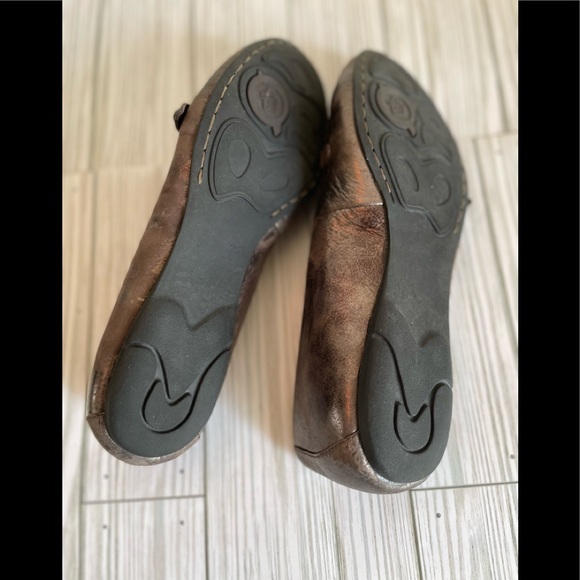 Born Dublin Metallic Brown Leather Mary Jane Flats - Picture 6 of 6